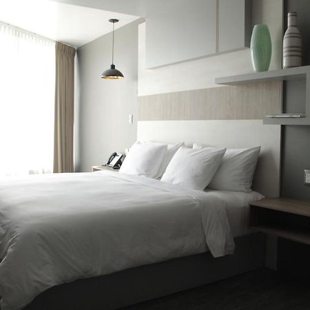 Esduma Hk Hotel Pachuca Buitenkant foto