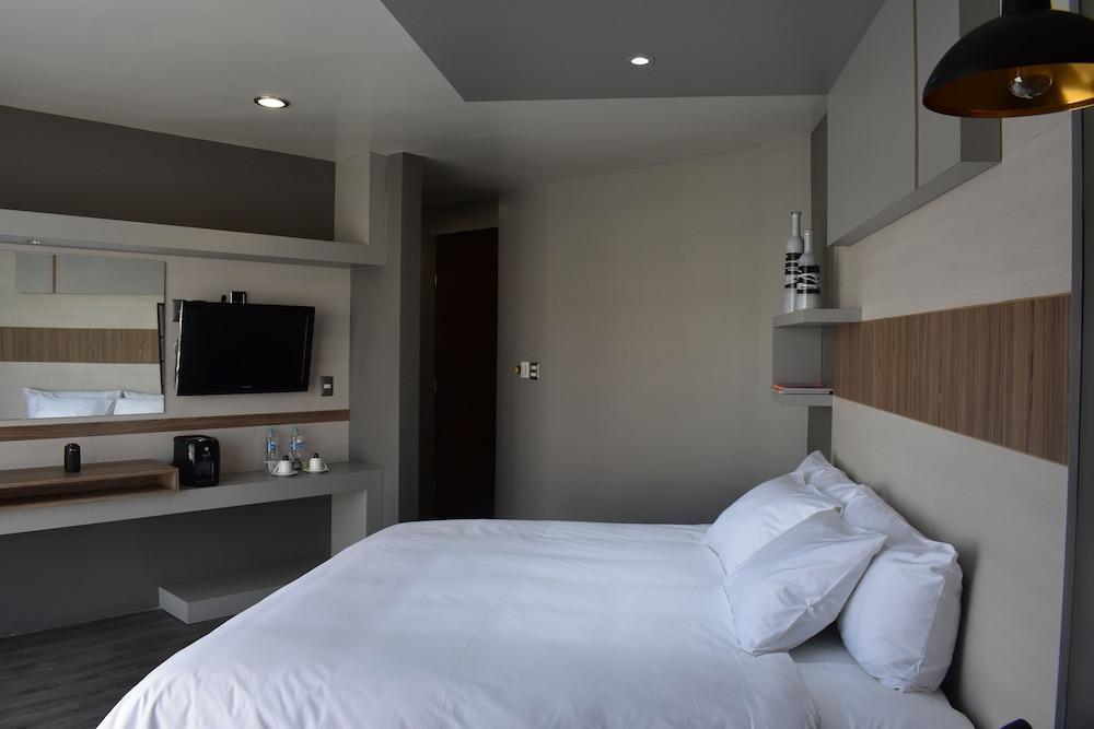 Esduma Hk Hotel Pachuca Buitenkant foto
