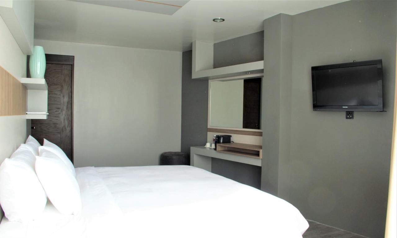 Esduma Hk Hotel Pachuca Buitenkant foto