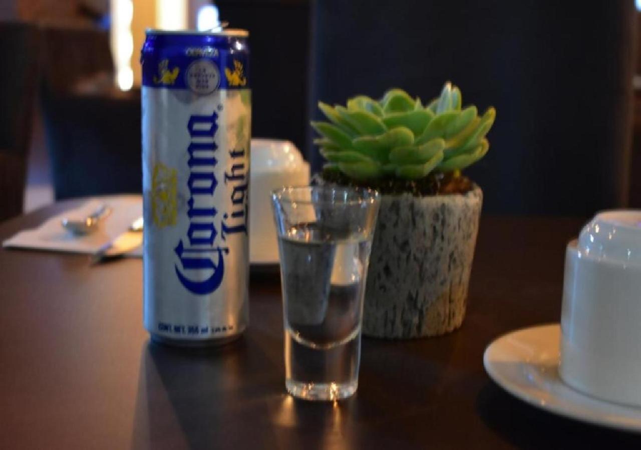 Esduma Hk Hotel Pachuca Buitenkant foto