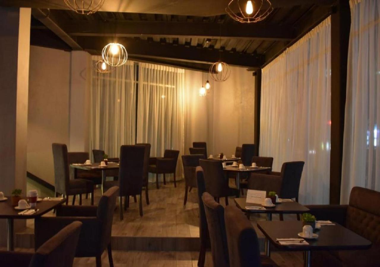 Esduma Hk Hotel Pachuca Buitenkant foto