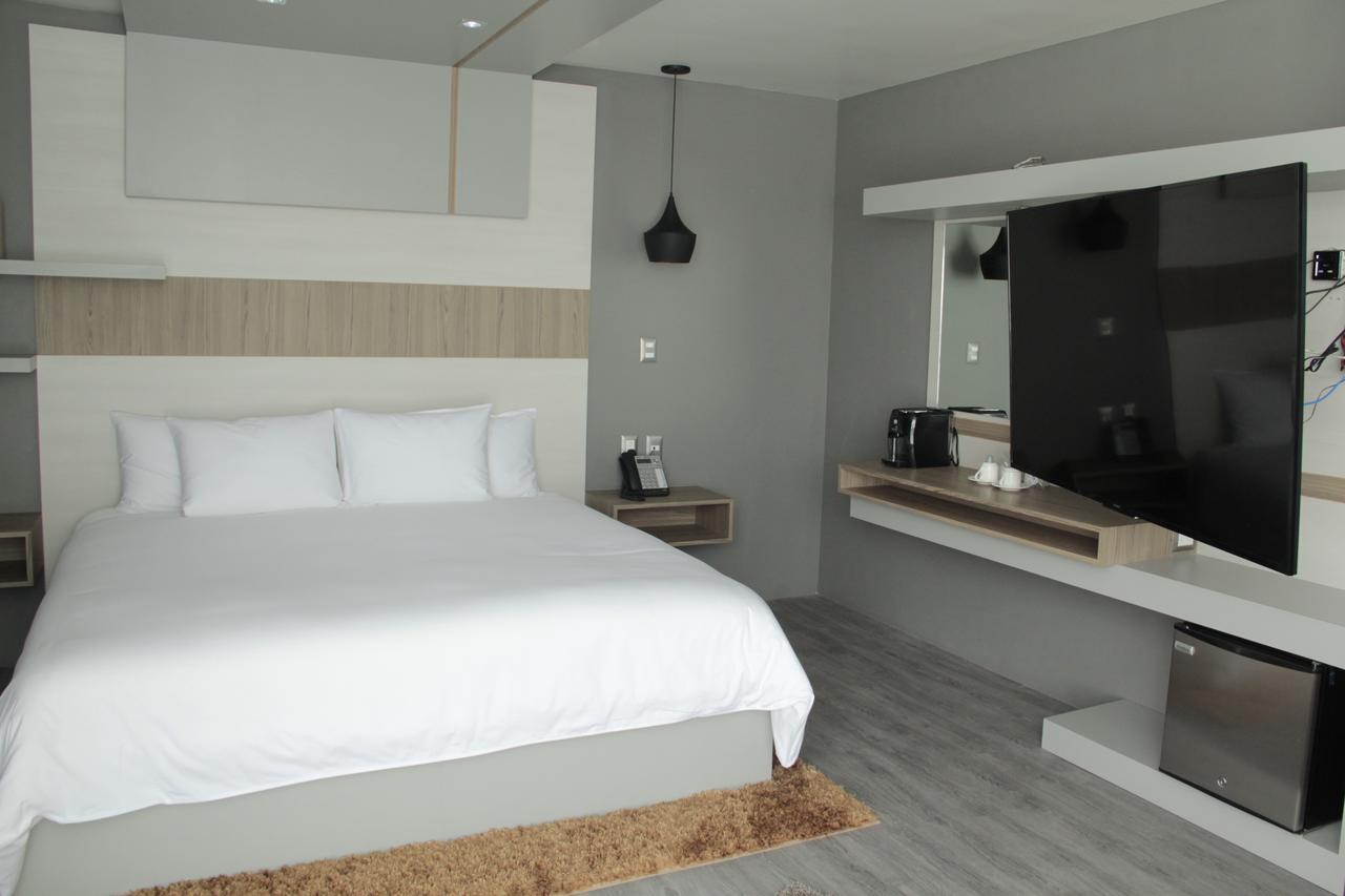 Esduma Hk Hotel Pachuca Buitenkant foto