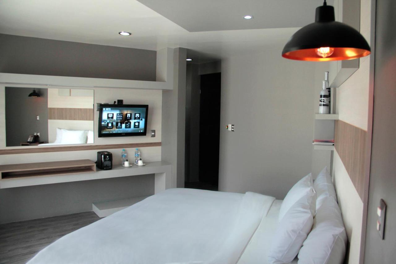 Esduma Hk Hotel Pachuca Buitenkant foto
