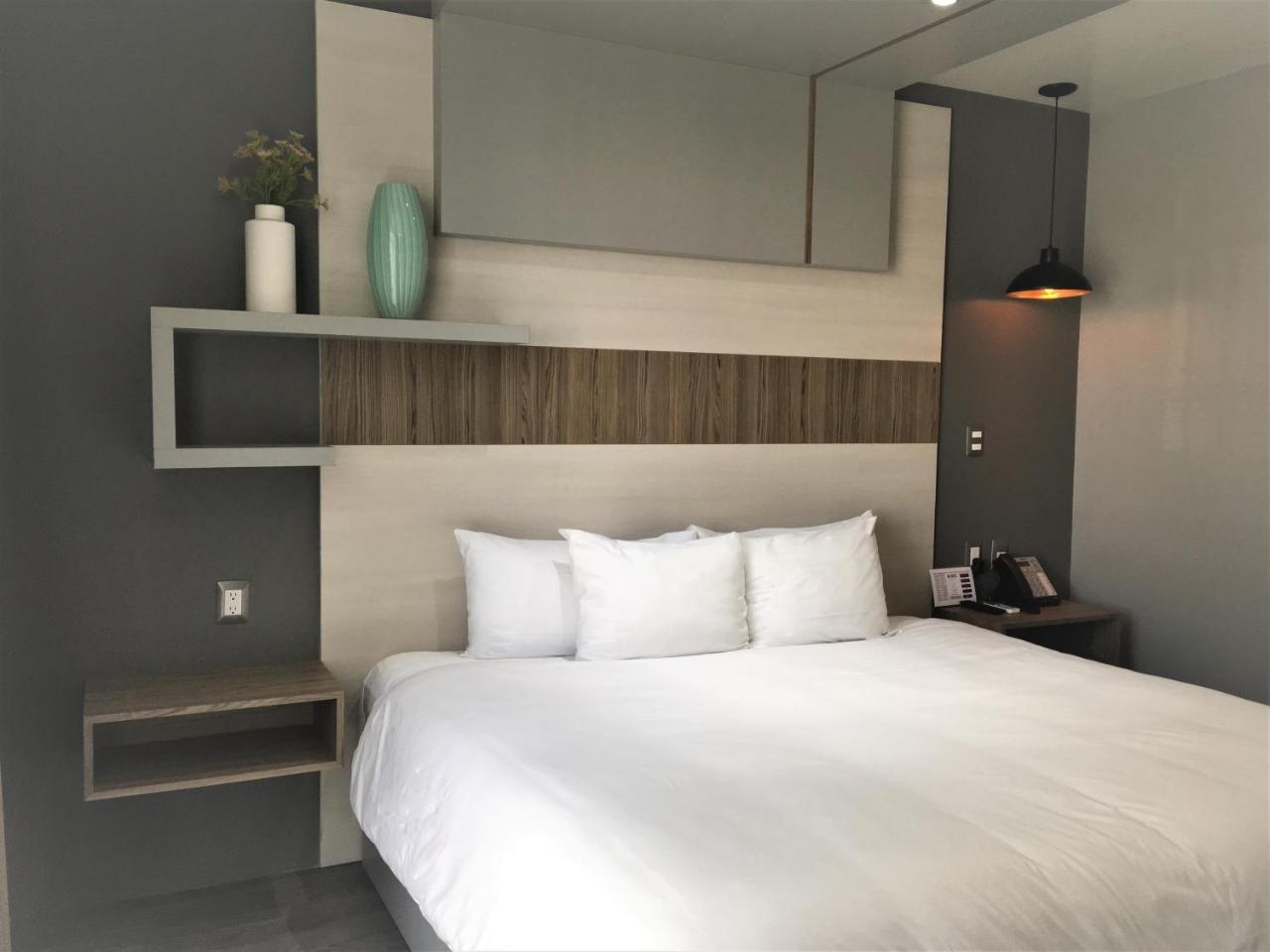 Esduma Hk Hotel Pachuca Buitenkant foto